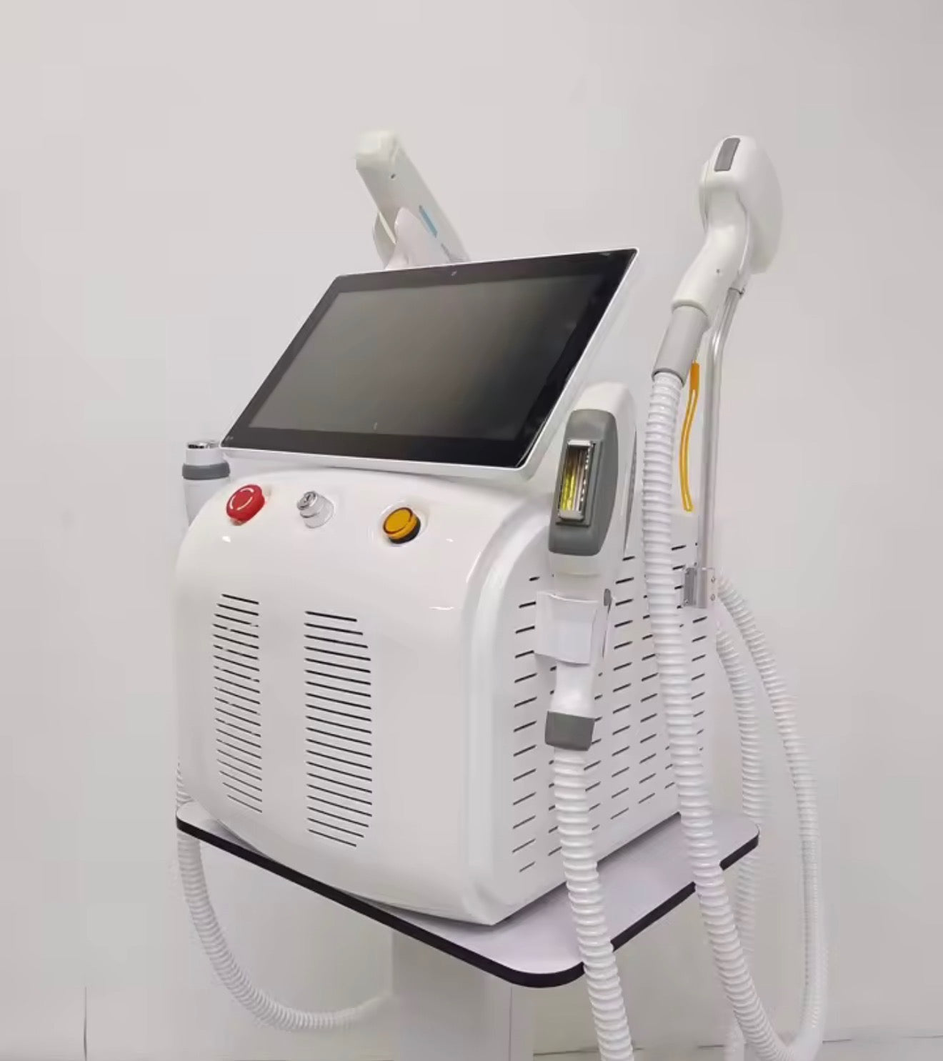 4-1 LASER DE MESA CON 4 TECNOLOGIAS: DIODO, IPL, ND YAG Y RADIOFRECUENCIA